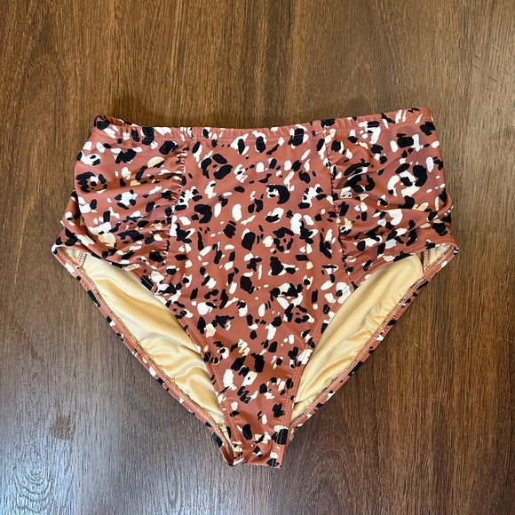 Old Navy Ruffled Bikini Set - Picture 2 of 6